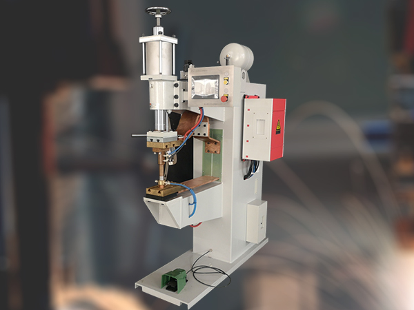 小型螺母點焊機的使用操作規范。